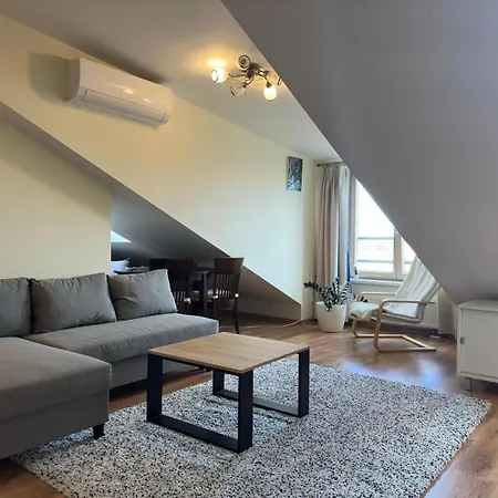 Apartment In The Old Town With An Impressive View *